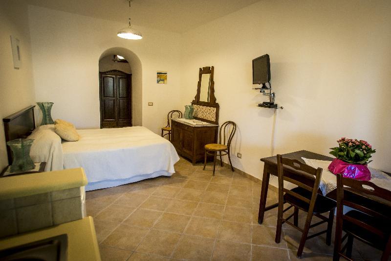 Hotel Residence Al Belvedere Salina 레니 외부 사진